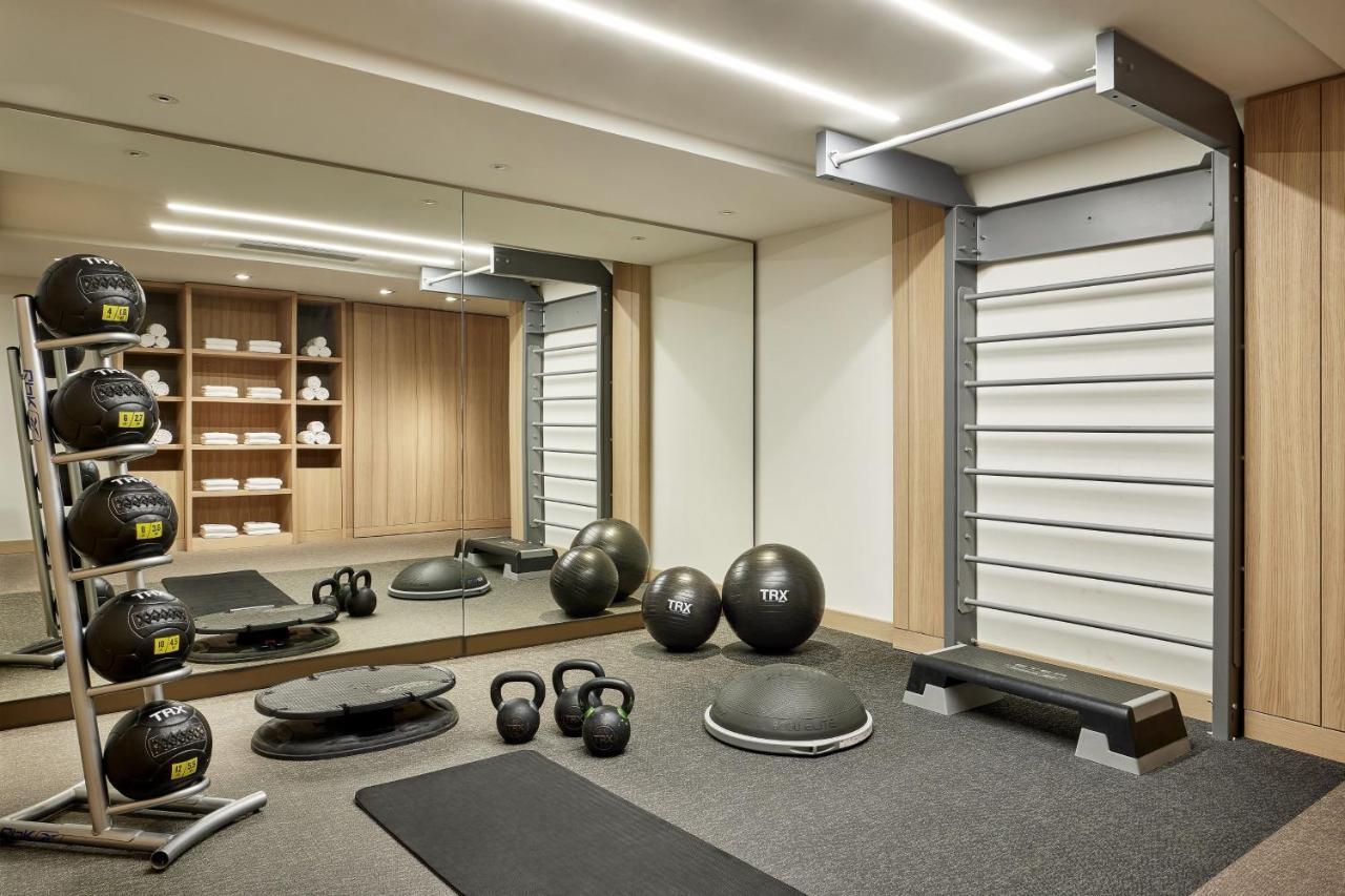 The Westin Grand Frankfurt Hotel Frankfurt am Main Exterior photo The gym at The Standard East Village