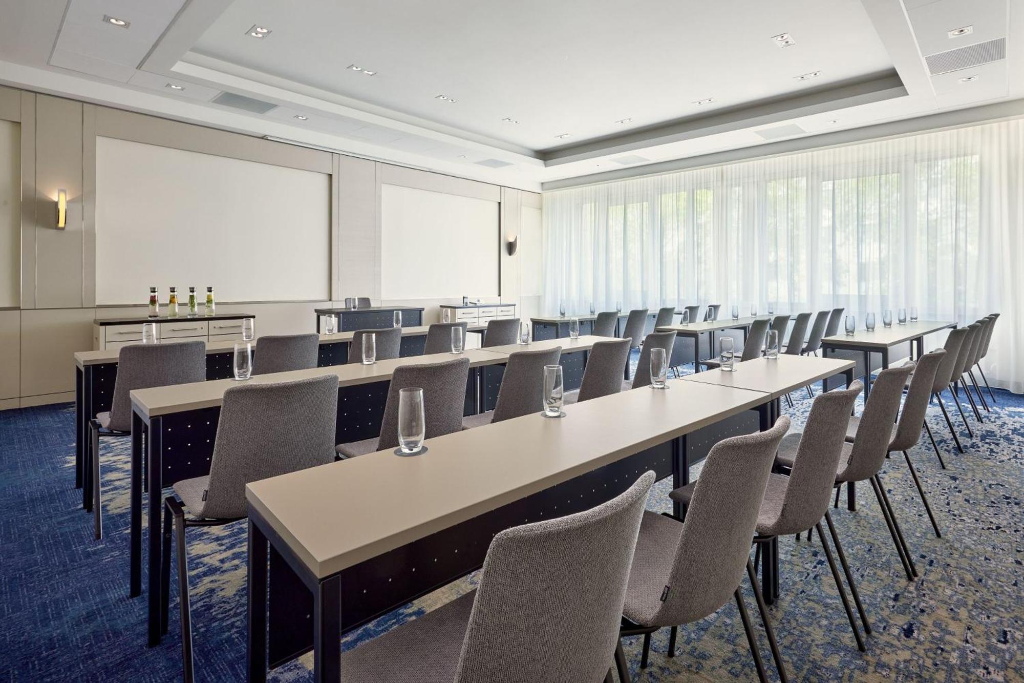 The Westin Grand Frankfurt Hotel Frankfurt am Main Exterior photo Meeting room